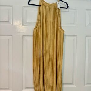 Banana Republic Gold Plus Size Dress with Pleated Elegance
